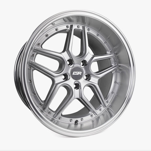 ESR-CS15-Hyper-Silver-Silver-18x9.5-72.6-wheels-rims-felger-FelgGiganten